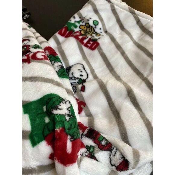 Peanuts Snoopy Plush Throw Blanket Christmas Be Giving  Dazzle 50"x70" Woodstock - Picture 4 of 6
